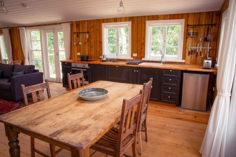 Sandalwood Shearing Shed - Accommodation Broome 5