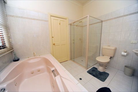 St Helen's Guest Suite - Accommodation Broome 2