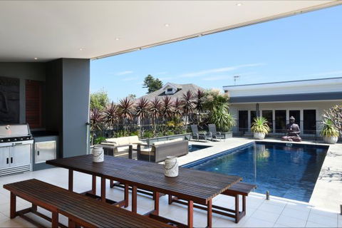 Sundara Beach House - Accommodation Broome 0