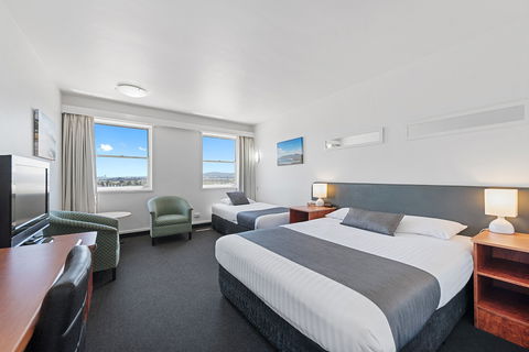 Coach House Launceston - Accommodation Broome 2