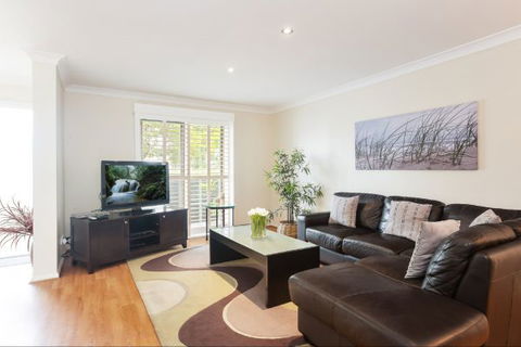 Honeysuckle Townhouses - Accommodation Broome 1