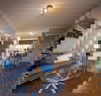 Mrs Brightside - Accommodation Broome