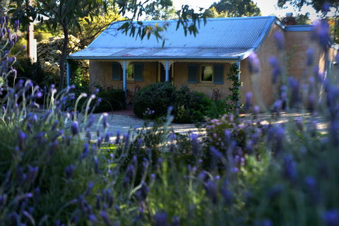 Donnybrook Cottage - Clare - Accommodation Broome 0