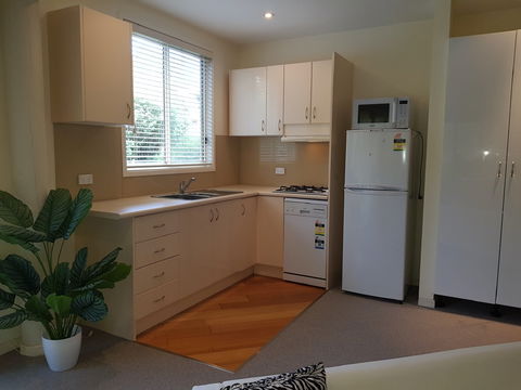 Ellie's Hide-Away At Malua Bay - Accommodation Broome 4