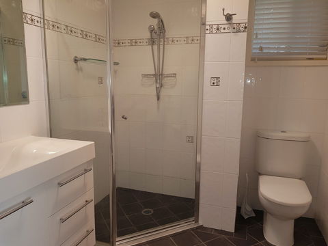 Ellie's Hide-Away At Malua Bay - Accommodation Broome 8