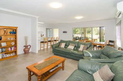 Fairway Isle - Accommodation Broome 4