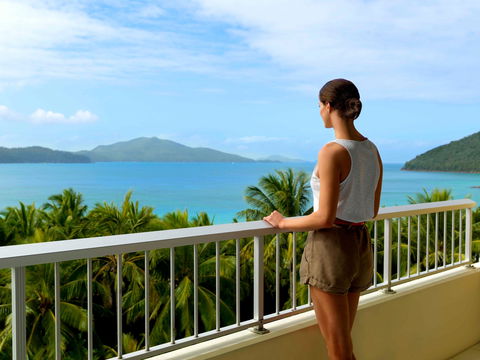 Hamilton Island Reef View Hotel - Accommodation Broome 0