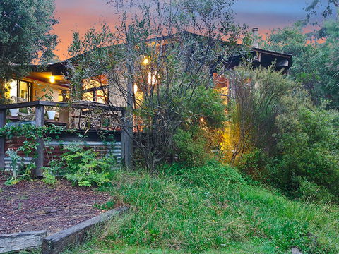 Kanimbla View Clifftop Retreat - Accommodation Broome 0
