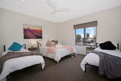 Mulwala Townhouse Two - Accommodation Broome 4