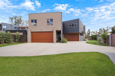 Mulwala Townhouse Two - Accommodation Broome 9
