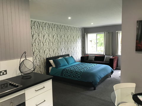 Ravenscroft Cottage - Accommodation Broome 0