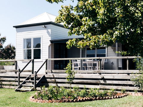 Rose Cottage With Vineyard Views - Accommodation Broome 0