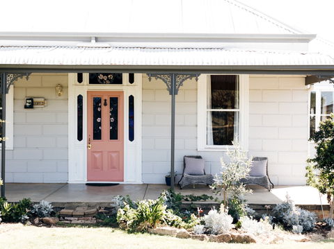 Rose Cottage With Vineyard Views - Accommodation Broome 1