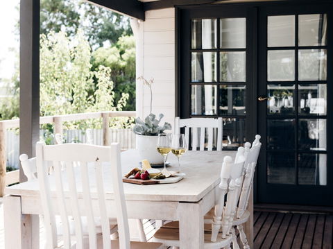 Rose Cottage With Vineyard Views - Accommodation Broome 2