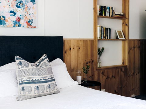 Rose Cottage With Vineyard Views - Accommodation Broome 4