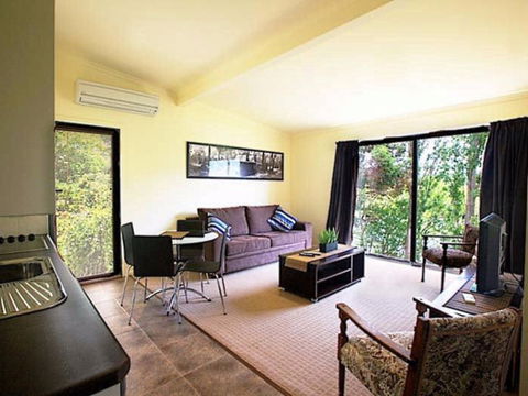 Shingles Riverside Cottages - The - Accommodation Broome 1