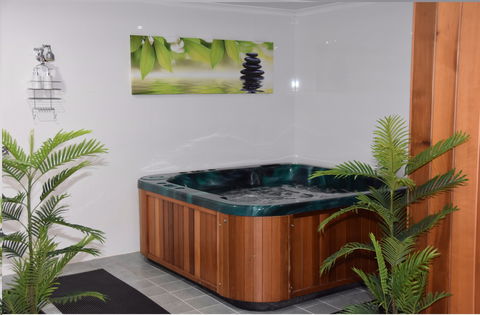 Summit Ridge Alpine Lodge - Accommodation Broome 4