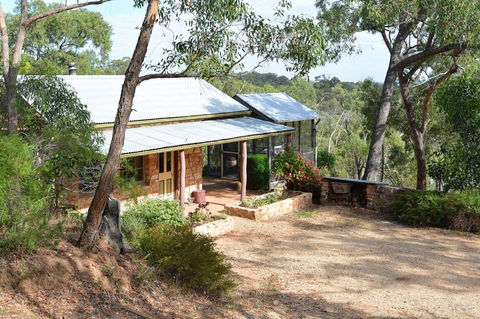 Trestrail Cottage - Accommodation Broome 0