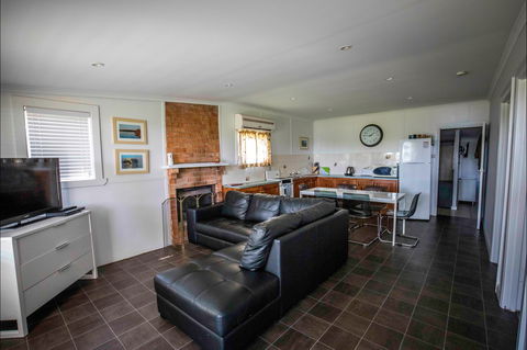 731 East Front Road Via Mannum -River Shack Rentals - Accommodation Broome 1