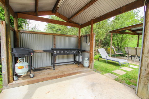 Cedar Holiday Units - Accommodation Broome 2
