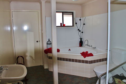 Dartmouth Motor Inn - Accommodation Broome 0
