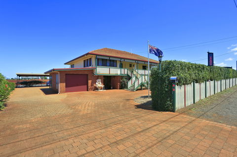Dunelm House Bed And Breakfast - Accommodation Broome 0