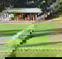 Pemberton Lake View Chalets - Accommodation Broome