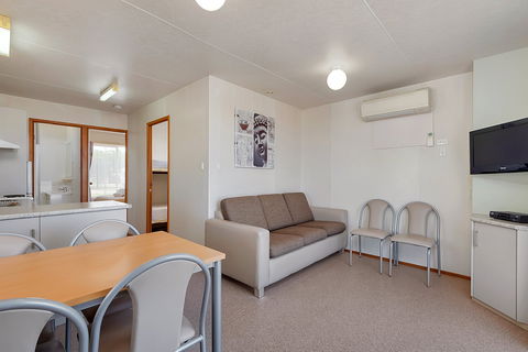 Stansbury Foreshore Caravan Park - Accommodation Broome 1