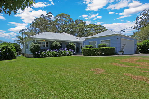 St Georges Basin View Holiday Home - Accommodation Broome 1