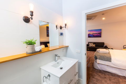 Bay Of Fires Apartments - Accommodation Broome 1