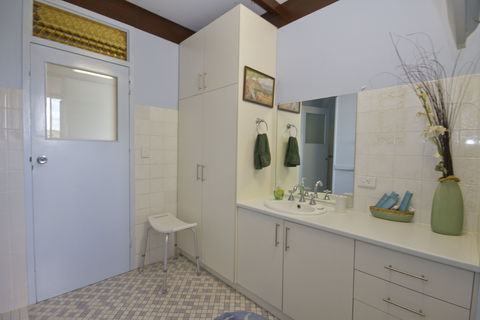 Cavenagh Lodge Bed And Breakfast - Accommodation Broome 2
