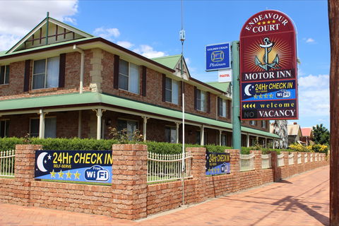 Endeavour Court Motor Inn - Accommodation Broome 0