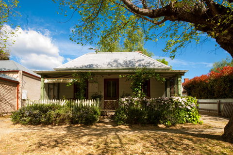 Laidlaw Cottage - Accommodation Broome 0