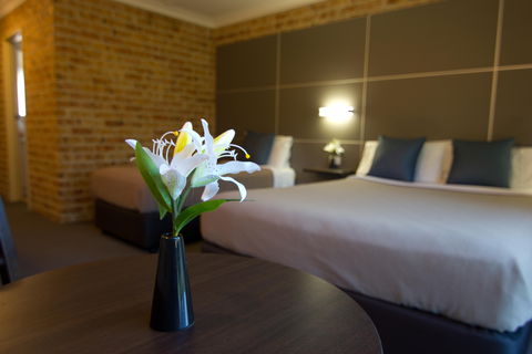 Lakeview Hotel Motel - Accommodation Broome 0