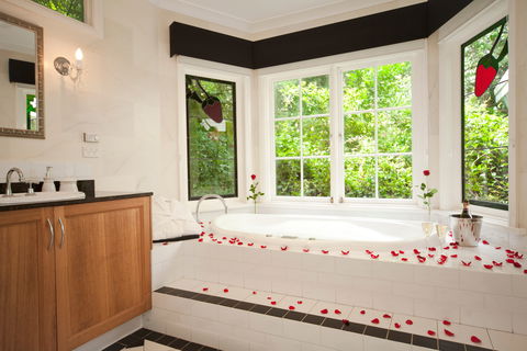 Strawberry Patch Cottage - Accommodation Broome 1