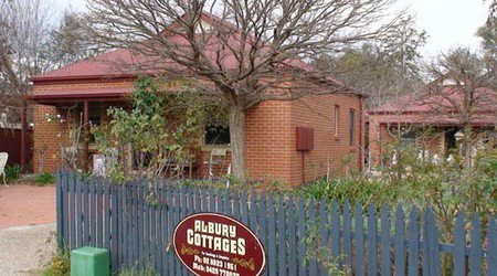 Albury Cottages - Accommodation Broome 0