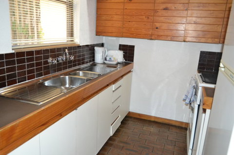 Cottesloe Beach Chalets - Accommodation Broome 3