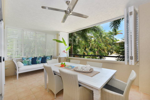Cayman Villas Port Douglas - Accommodation Broome 2