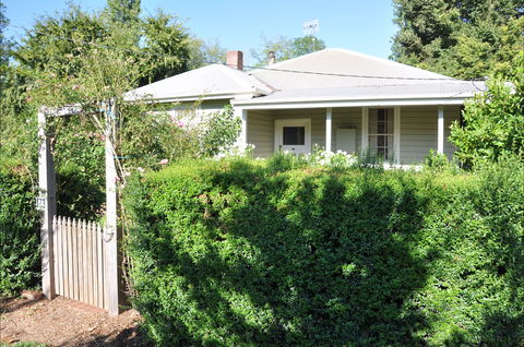 Honeysuckle Cottage - Accommodation Broome 2
