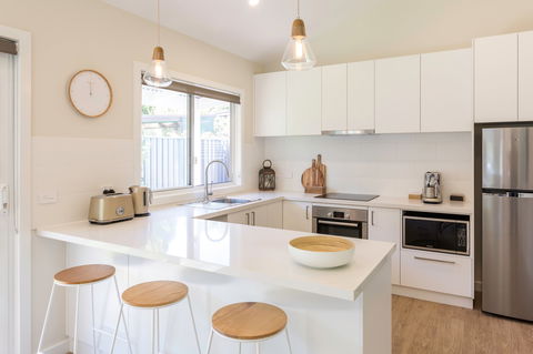 Our Place At Bright - Spring Home - Accommodation Broome 2