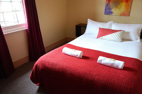 Royal Hotel Cooma - Accommodation Broome 1