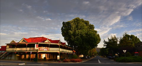 Royal Hotel Cooma - Accommodation Broome 2