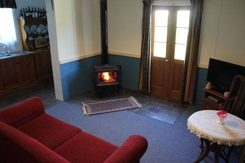 Coonawarra's Pyrus Cottage - Accommodation Broome 1
