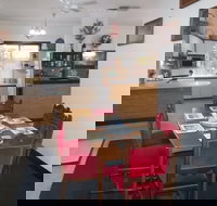 Cross Road Travellers Rest - Accommodation Broome