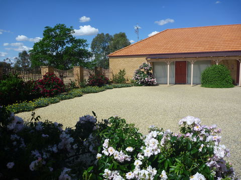 Fairways Bed And  Breakfast At Jerilderie - Accommodation Broome 1