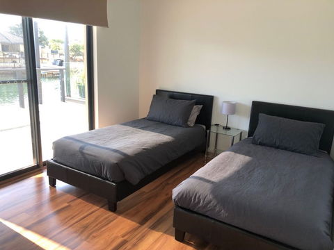 Port Bouvard Retreat - Large Family Friendly Canal Home With Private Jetty - Accommodation Broome 2