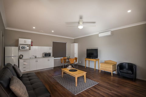 Akuna Motor Inn - Accommodation Broome 0