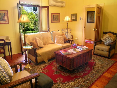 Buxton Manor - Garden And Loft Apartment - Accommodation Broome 0