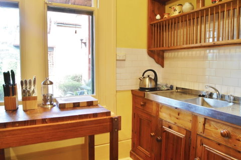 Buxton Manor - Garden And Loft Apartment - Accommodation Broome 2