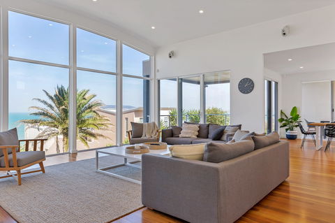 Carpe Diem, 15 Barbara Str Port Elliot - Accommodation Broome 2